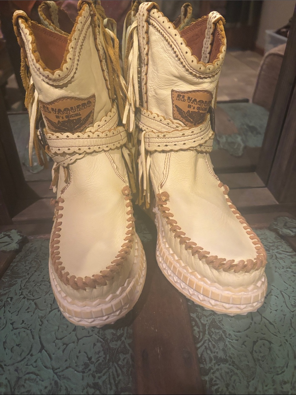 El Vaquero Cream Leather Fringe Ankle Booties new never worn 39